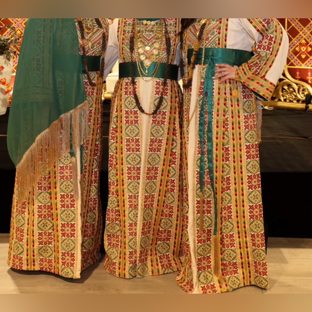 Palestinian Embroidered thobe - Picture 3 of 3